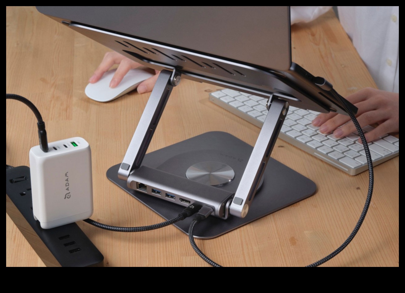 Amplifică-ți productivitatea cu aceste 10 accesorii pentru laptop 2 Putere de productivitate: accesorii pentru lucru eficient pe laptop