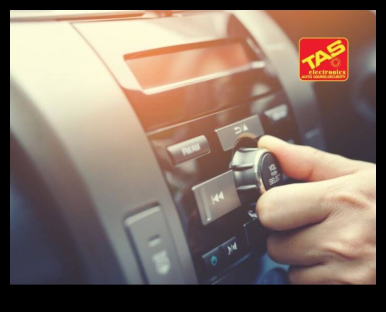 Control audio de croazieră: ridicați-vă viteza cu ajutorul electronicelor audio premium pentru mașină