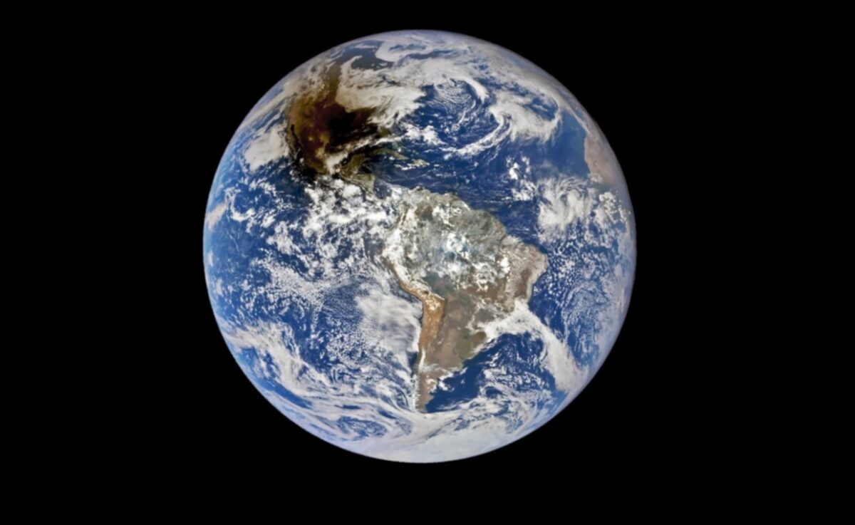 Eclipsarea Pământului: Povești extraordinare despre explorări planetare